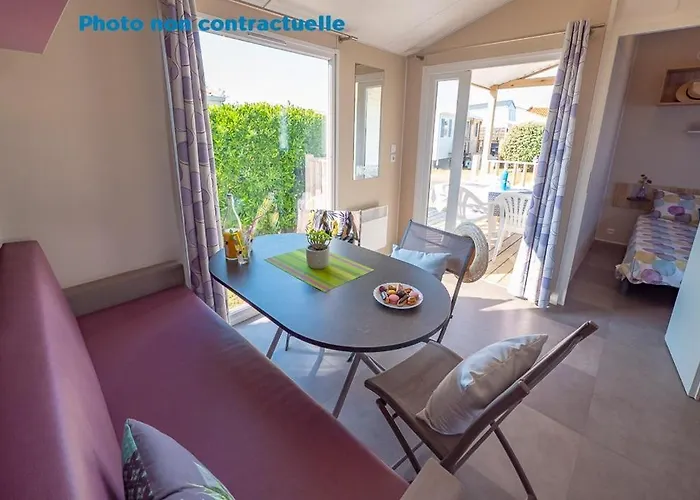 キャンプ場 Camping Paradis Sol A Gogo サンティレール・ド・リエ